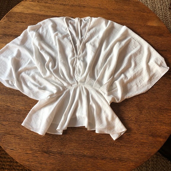 Glam cream blouse with beautiful gold accents - Picture 5 of 6